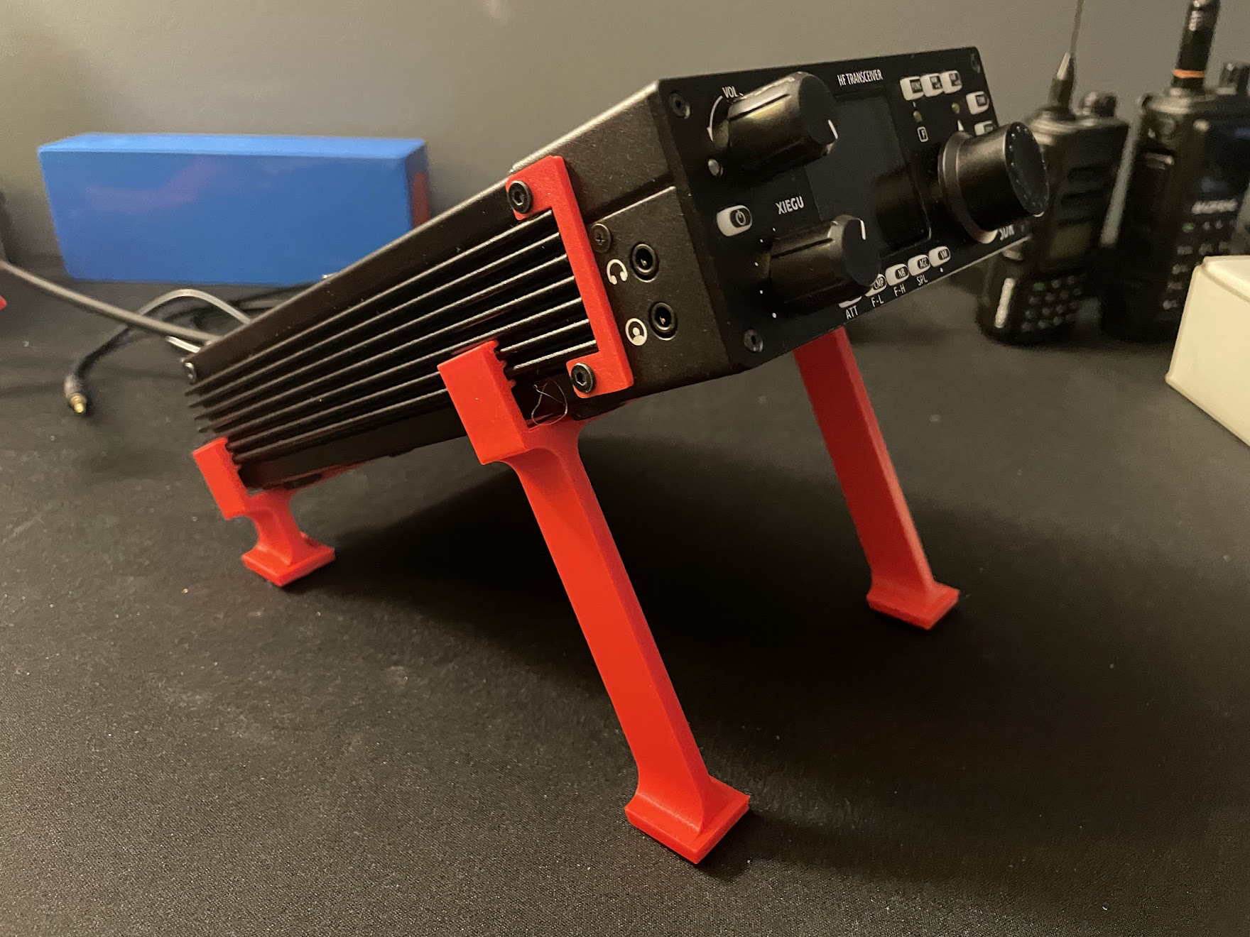 The completed radio with the front and rear stands attached.